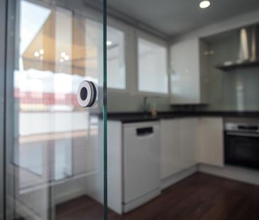 Piso ático de 3 habitaciones, terraza y una plaza de garaje - Foto 1
