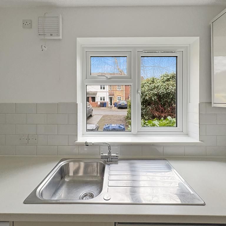 2 bedroom terraced house to rent - Photo 1