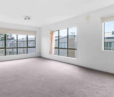 Sunny Apartment - Photo 1