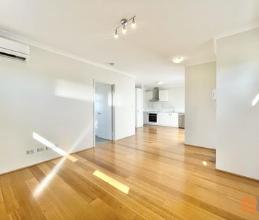 Modern Second-Floor Apartment in Convenient Rivervale Location - Photo 1