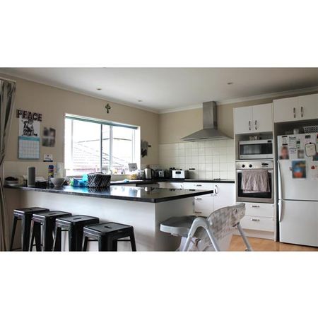 2 Cambrian Crescent, Flat Bush, Auckland - Photo 4