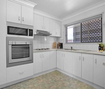 Beautiful central location - Photo 6