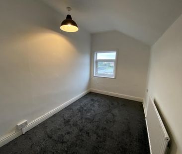 3 bedroom end of terrace house to rent - Photo 4