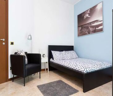 Via dei Pioppi, Cesano Boscone, Lombardy 20090 - Photo 2