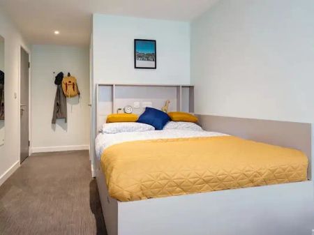 6 Bed Medium En-suite (Superior View) - Photo 4