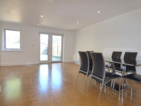 3 bedroom terraced house to rent - Photo 2