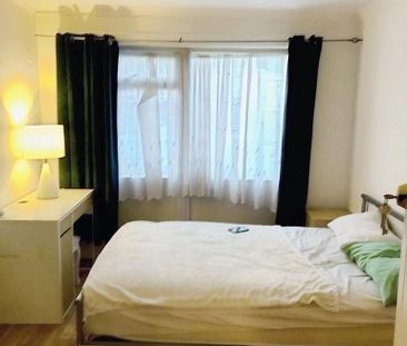 1 bedroom in a flat share to rent - Photo 6