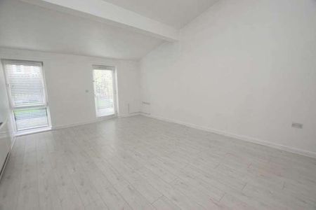 Old Chester Road, Birkenhead, CH41 - Photo 2