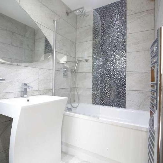 Oval Road North, Dagenham, RM10 - Photo 1