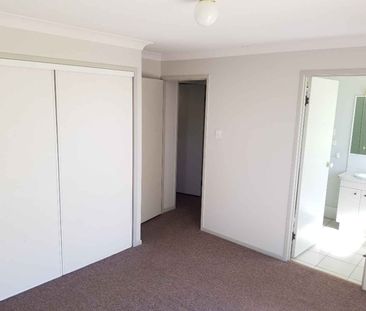 BURPENGARY - CLOSE & EASY - Photo 3
