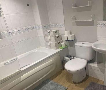 Ashley Cross, BH14 - Photo 1