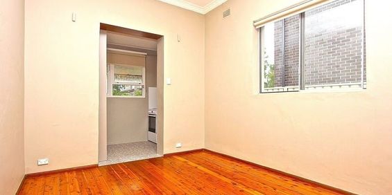 Spacious 1 Bedroom Apartment! - Photo 3