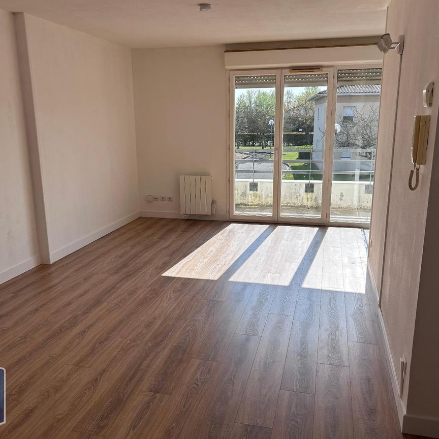Location Appartement 2 pièces 48m² VAYRES 33870 - Photo 1