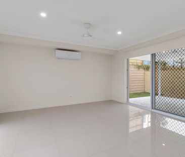 Modern, Stylish Home Perfect for Families - Photo 2