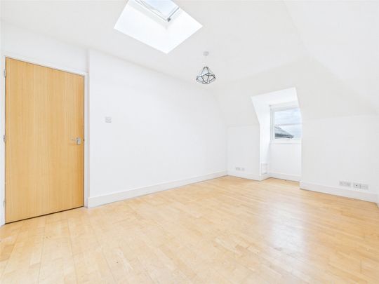 Windmill Road, Hampton Hill, TW12 - Photo 1