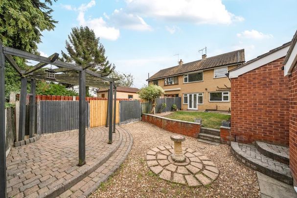 3 bedroom semi-detached house to rent - Photo 1