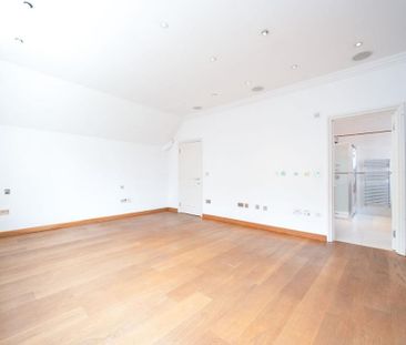 4 bedroom flat to rent - Photo 4