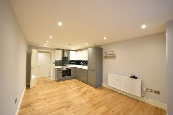 Treadaway Hill, Loudwater, High Wycombe,HP10 - Photo 1