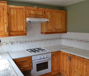 2 bedroom semi-detached house to rent - Photo 2