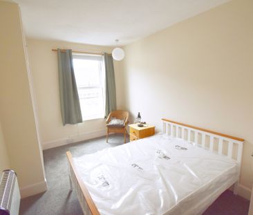 1 bed Flat in Union Street , Newton Abbot, TQ12 2JS - Photo 2