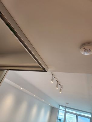 For Lease - 1926 Lakeshore Boulevard, Toronto, Ontario - Photo 1