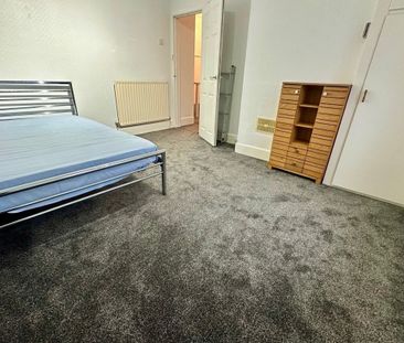 Wroxham Road, POOLE - Photo 4