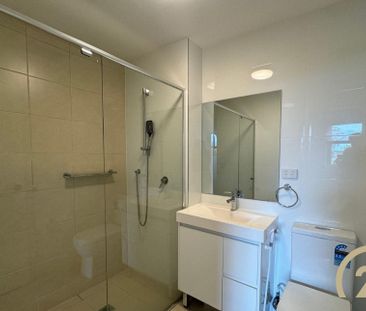 Neat Two-Bedroom Unit - Photo 4