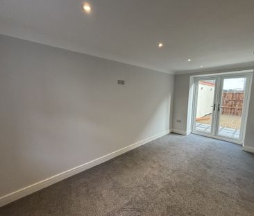 Beach Road, Norwich, Mundesley - Photo 1