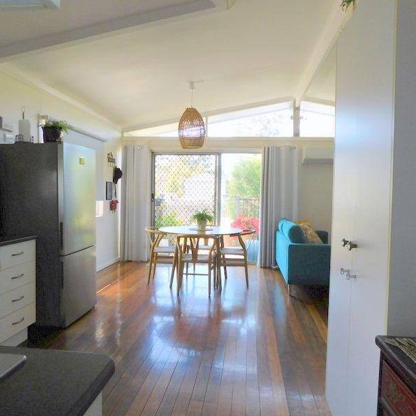 Spacious Family Home on 1,018m² in Nanango - Photo 1