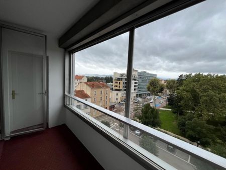 A LOUER - APPARTEMENT T3 - ROANNE CENTRE VILLE - Photo 3