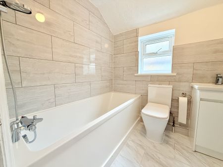 Brownhill Road, SE6 - Photo 4