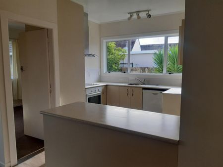 3 Bedroom on Wellington Street - Photo 4