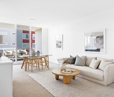 Corner apartment with Silkstone park views - Photo 1