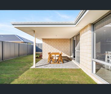 12 Segundo Street, Madora Bay, WA 6210 - Photo 2