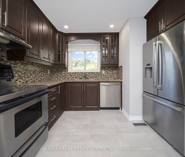 For Lease - 35 Madison Street, Brampton, Ontario - Photo 1