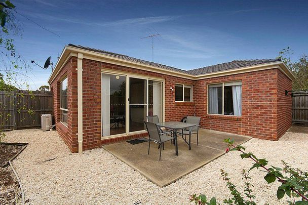 Cosy, Convenient & Effortless Living! - Photo 1