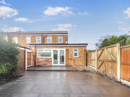 2 bedroom end of terrace house to rent - Photo 3