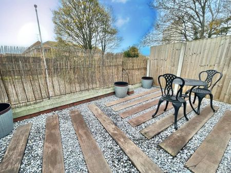 3 bedroom terraced house to rent - Photo 5