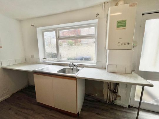 2 bedroom flat to rent - Photo 1