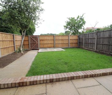 3 bedroom terraced house to rent - Photo 3