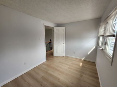 For Lease - 3079 Fifth Line Unit# UPPER, Mississauga, Ontario - Photo 3
