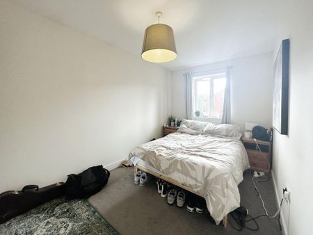 3 bedroom semi-detached house to rent - Photo 5