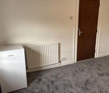 1 bedroom house of multiple occupation to rent - Photo 3