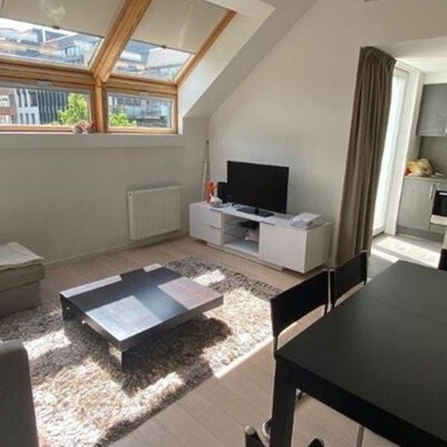 Appartement te huur in Elsene voor € 2.050 met 3 slaapkamers - Photo 1