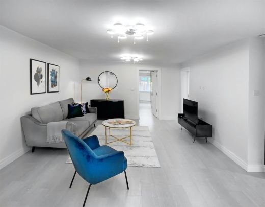 2 Bed, House - Photo 1