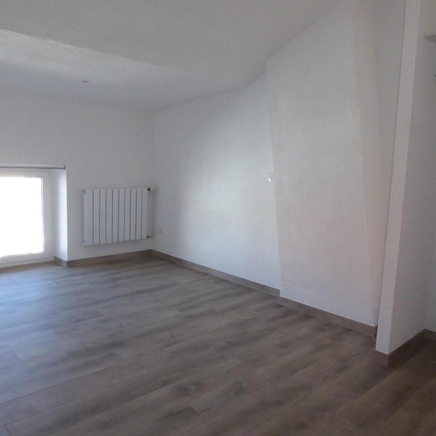 Location Appartement 1 pièce 17m² AUBENAS 07200 - Photo 1