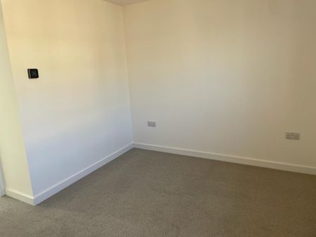 2 bedroom end of terrace house to rent - Photo 2