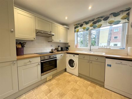 2 Bedroom Apartment - Ground Floor - Photo 4