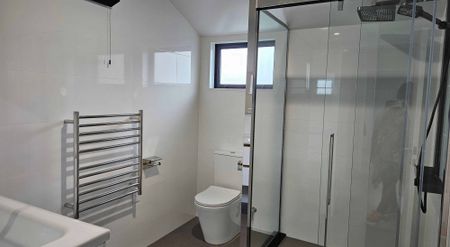 BRAND SPANKING NEWWWWWWW IN RICCARTON!!! - Photo 5