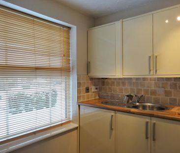 2 bedroom House to rent - Photo 2